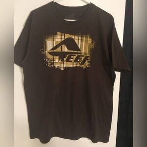 NWOT REEF T-SHIRT SIZE L NEVER WORN